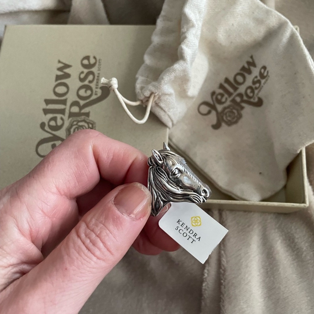 Kendra Scott Beau cocktail ring vintage silver Elegant Silver Horse Ring NWT - Picture 6 of 6